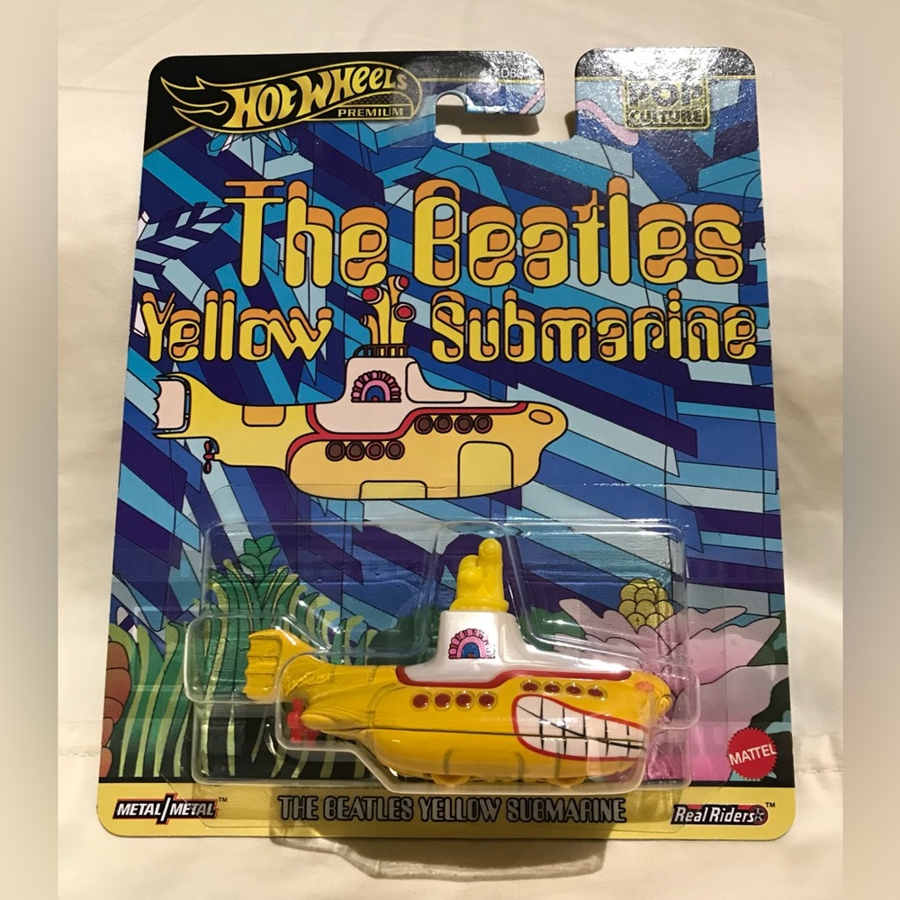 Hot Wheels Premium Pop Culture The Beatles Yellow Submarine